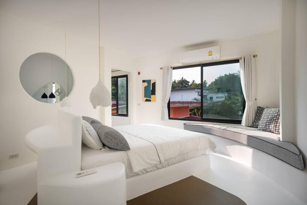 Villa Le Cerf Dore Hinkong Exteriör bild